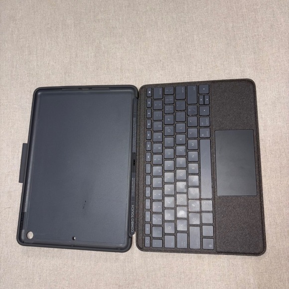 Logitech Combo Touch iPad Keyboard Case Oxford Grey Trackpad Smart Connector - Picture 2 of 8